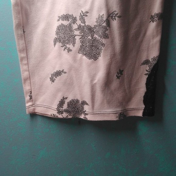 Liz Claiborne Pink  Black Toile Floral Long Sleeve Pajama Set Size Medium - Picture 5 of 9